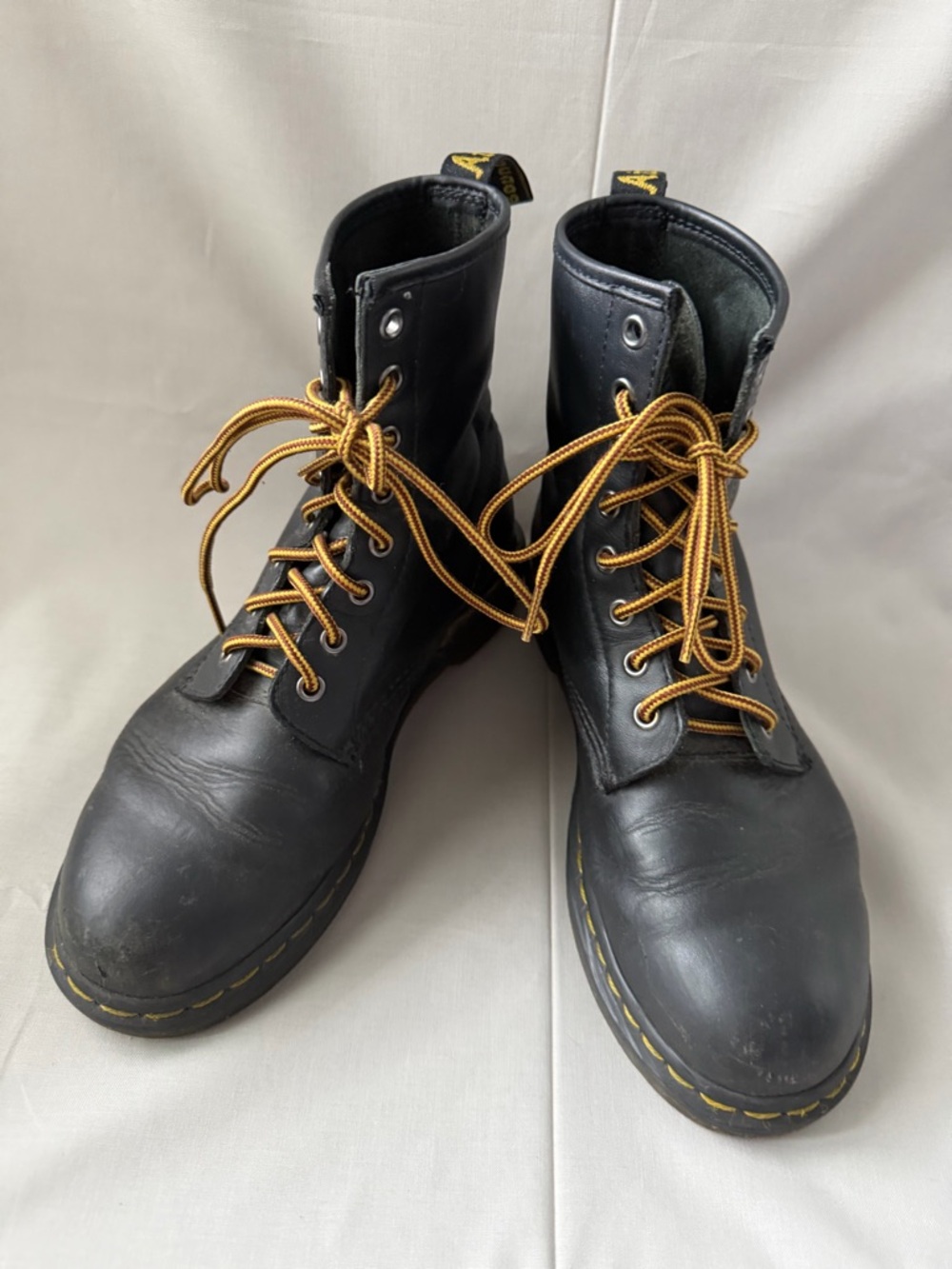 Dr. Martens old boots (shoe A 0197)